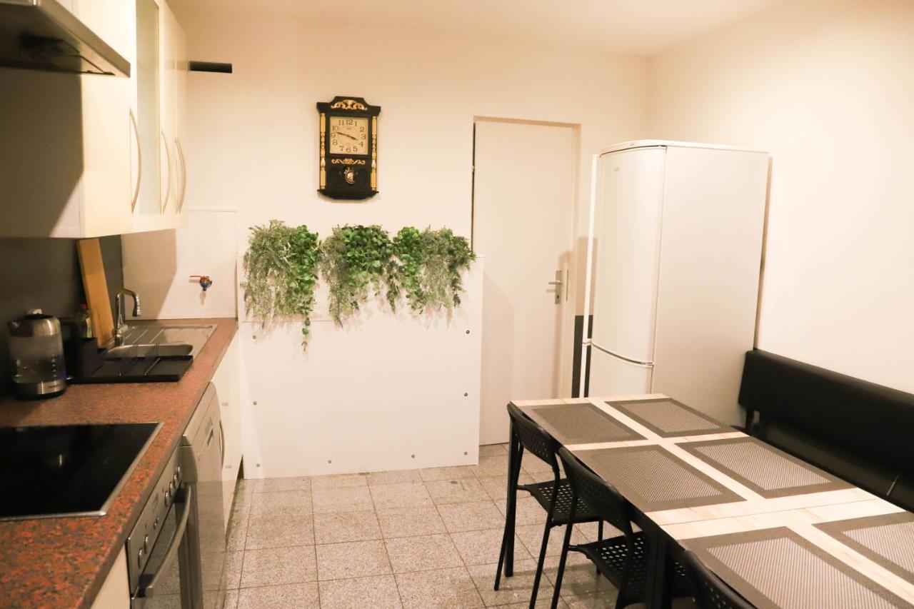«Go West» Guest Rooms Wien Exteriör bild